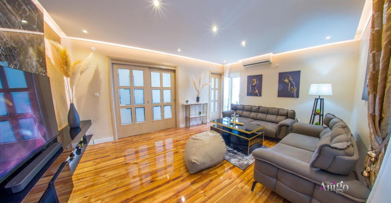 Luxury Apartment Black And Gold 莫斯塔尔 外观 照片