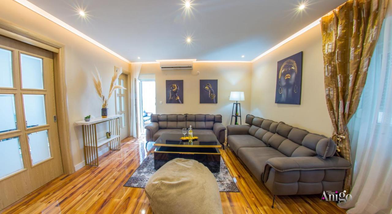 Luxury Apartment Black And Gold 莫斯塔尔 外观 照片