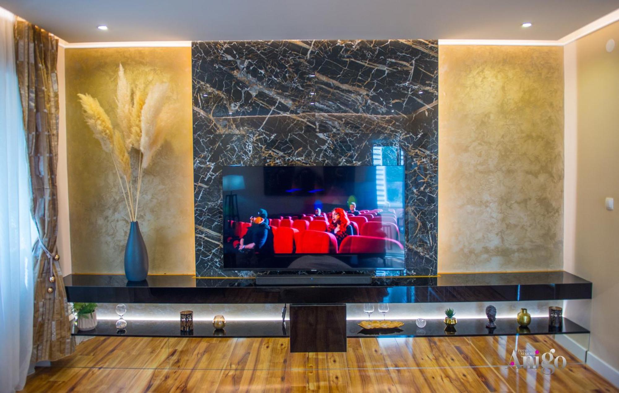 Luxury Apartment Black And Gold 莫斯塔尔 外观 照片