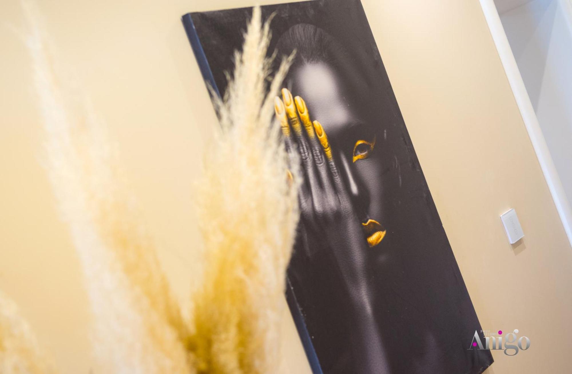 Luxury Apartment Black And Gold 莫斯塔尔 外观 照片